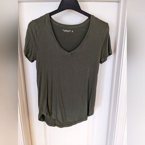 Abercrombie & Fitch AF Drapey T- olive green v-neck Medium M
